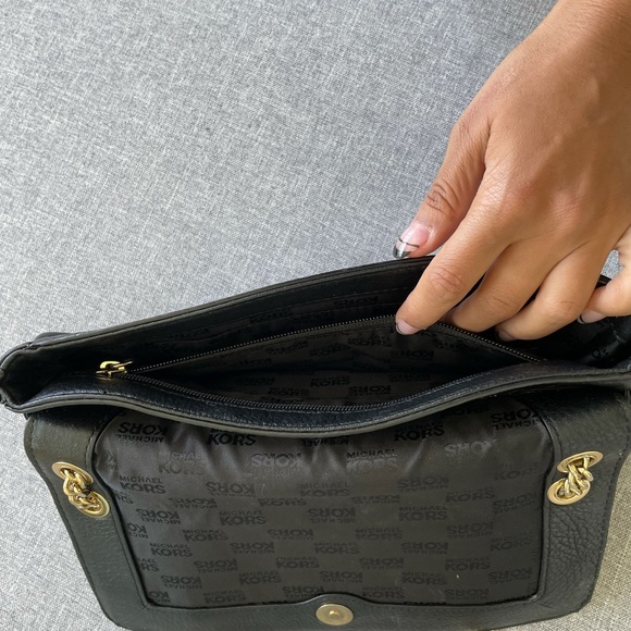 Michael Kors Bags Michael Kors Crossbody Bag W Gold Chain Poshmark